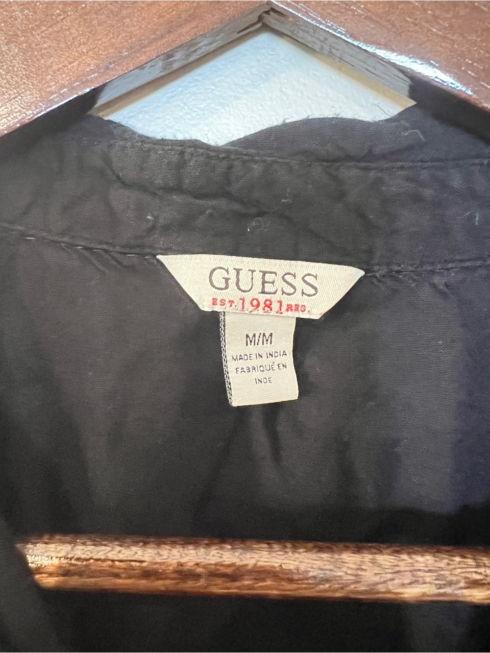 GUESS Women’s Black Short Sleeve Button Up Shirt Size M - Picture 4 of 9